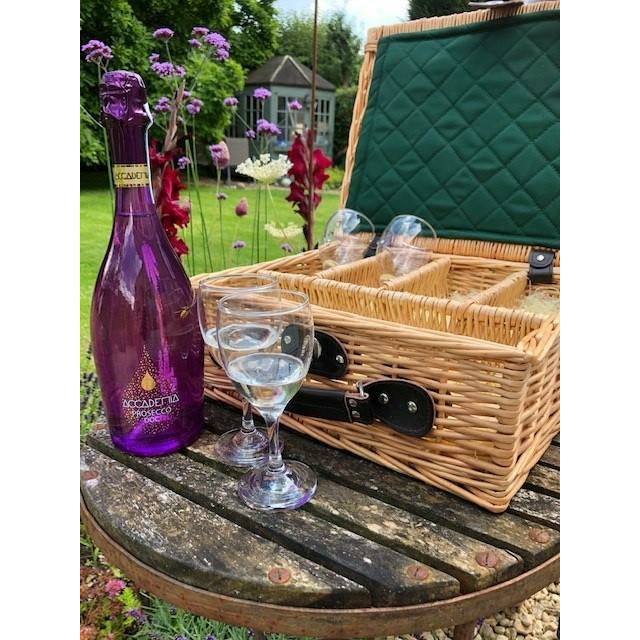 Accademia Purple prosecco hamper with 4 glasses